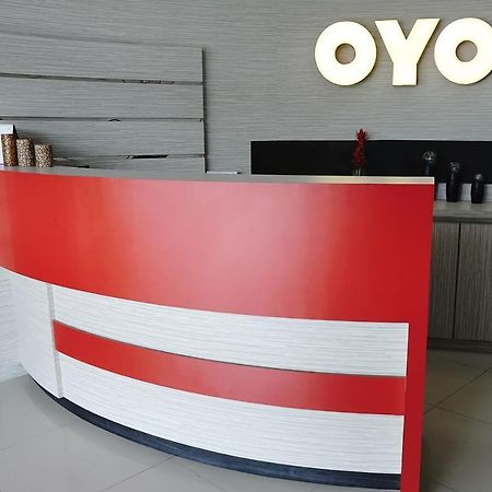 Отель Oyo 555 Aedo Syariah Букиттинги Экстерьер фото